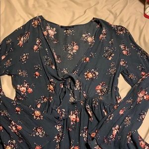 AMERICAN EAGLE BLOUSE